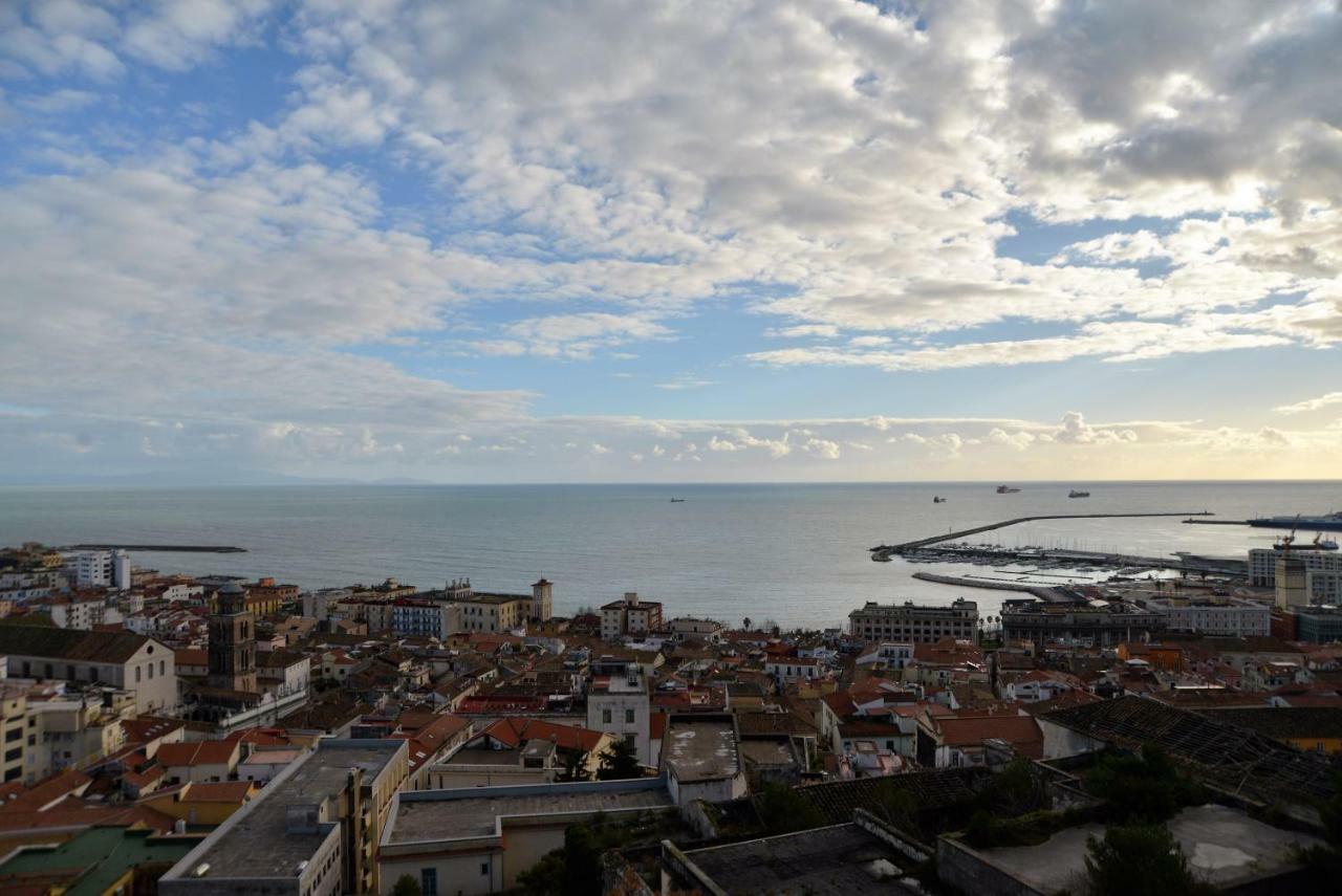 Sara'S Seaview Apartment Salerno Esterno foto